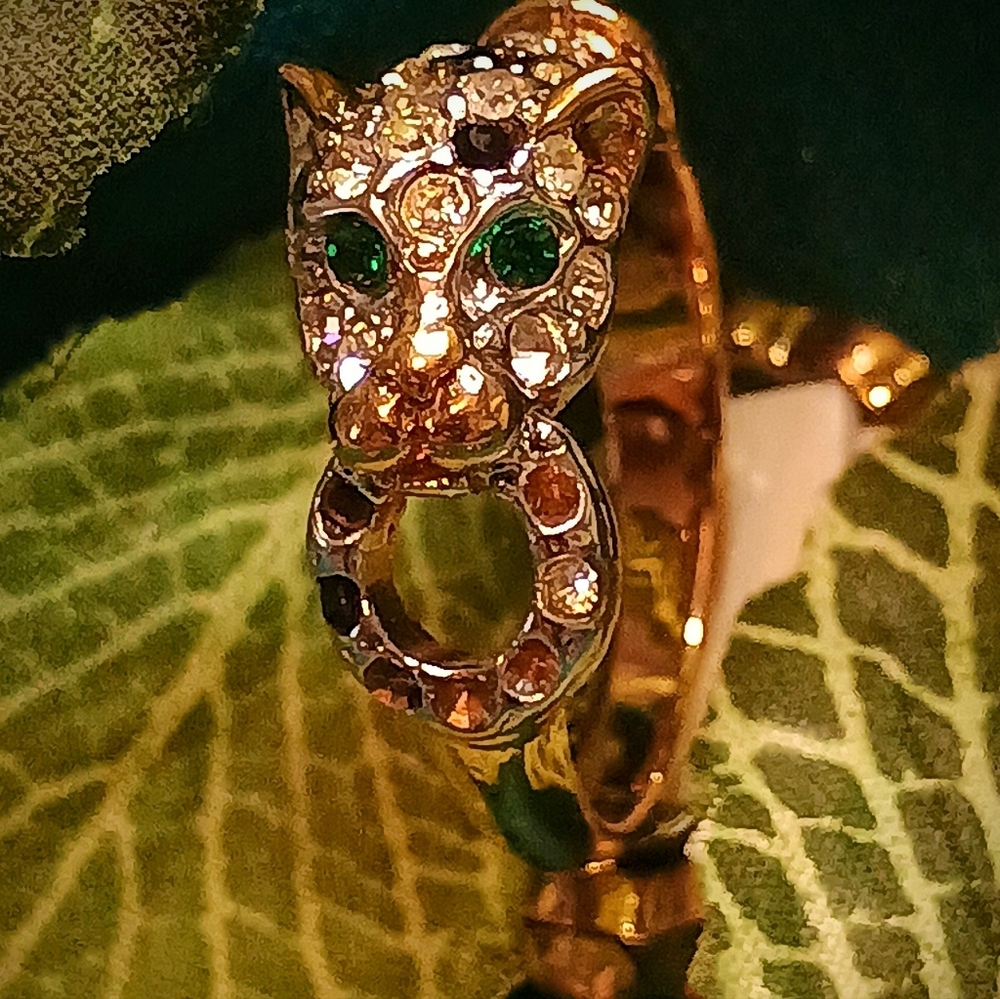 Kay Jewelers Gold Panther Ring with Green and Black Accents